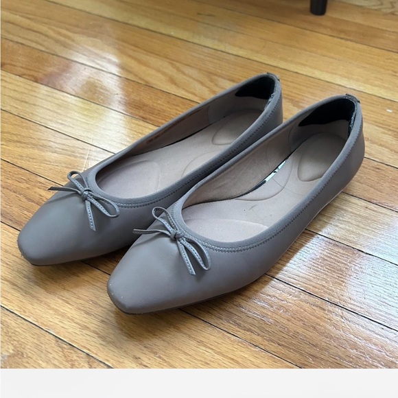 COQUETTE BALLET FLATS SIZE 9 - Picture 1 of 2